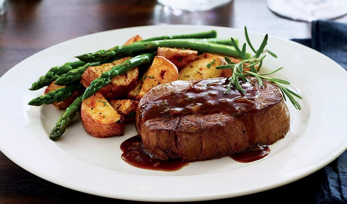 Filet Mignon con salsa de ajo y romero con Knorr